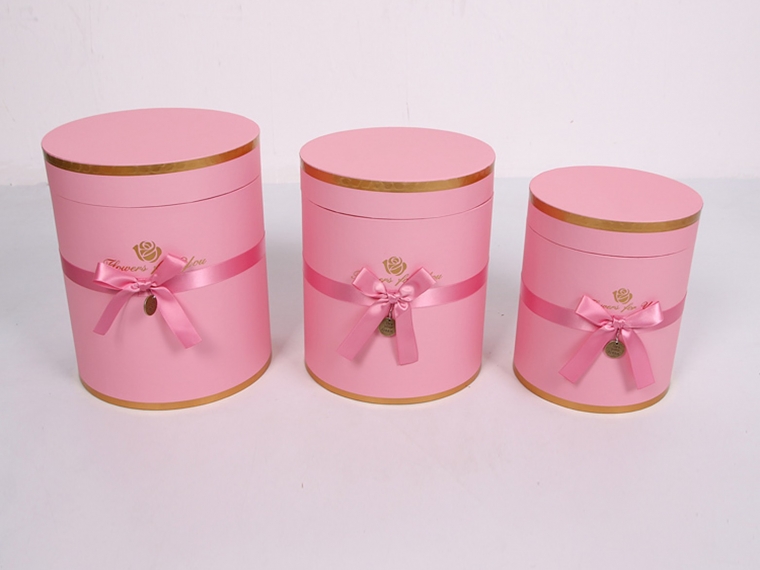Набор коробок круглых с бантиком  F3  1/3 Размер:21X25.5 cm, 19.5X23.5 cm, 17X20.5 cm Цвет: розовый