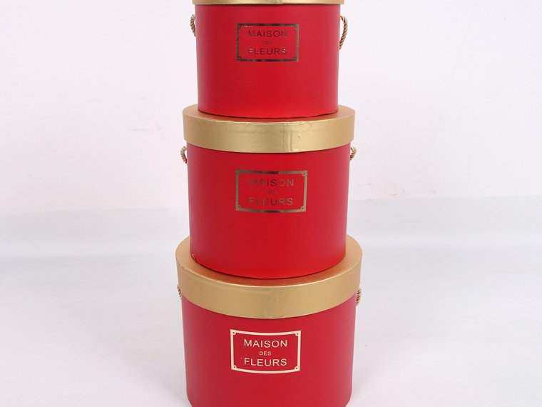 Набор коробок круглых с золотистой крышкой  G5  1/3 Размер:23X19.5cm, 20X17cm, 17X14cm Цвет: красный